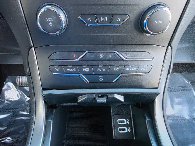 Certified 2020 Ford Edge SE FWD image 28