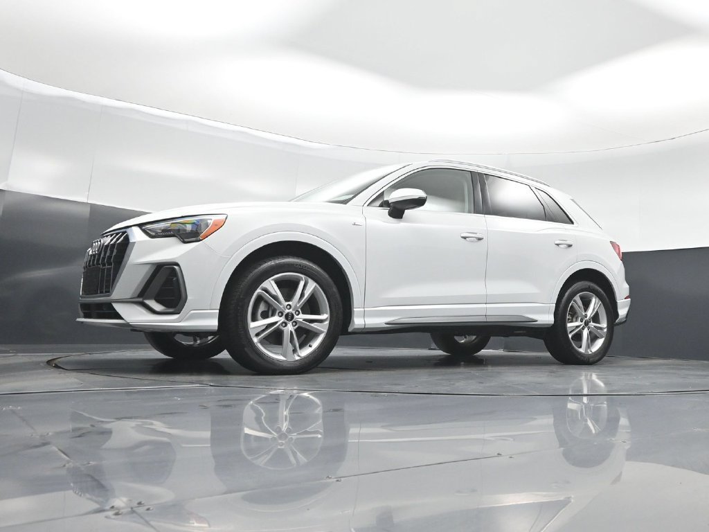 Used 2021 Audi Q3 2.0T Premium w/ Convenience Package AWD/4WD image 42