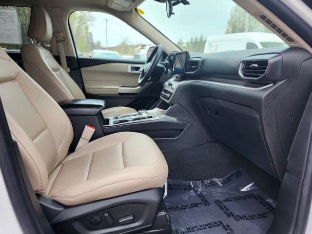 Certified 2022 Ford Explorer XLT w/ Equipment Group 202A AWD/4WD image 11