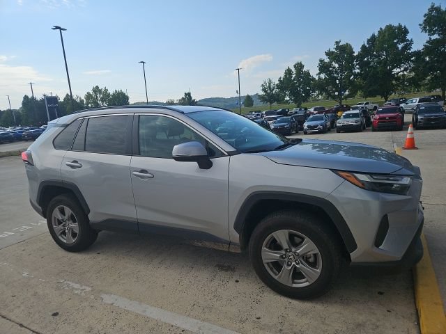 Used 2024 Toyota RAV4 XLE FWD image 20
