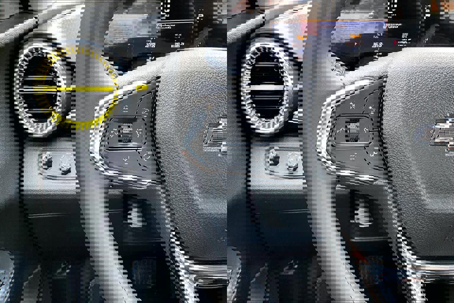 Used 2025 Chevrolet Trax ACTIV w/ Driver Confidence Package image 24