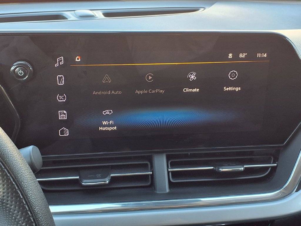 Used 2025 Chevrolet Trax LT FWD image 20