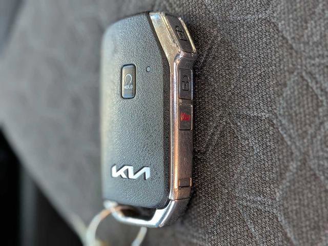 Used 2025 Kia Seltos S image 33