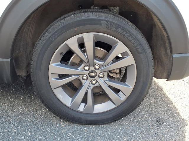 Certified 2022 Ford Explorer XLT w/ Equipment Group 202A AWD/4WD image 9