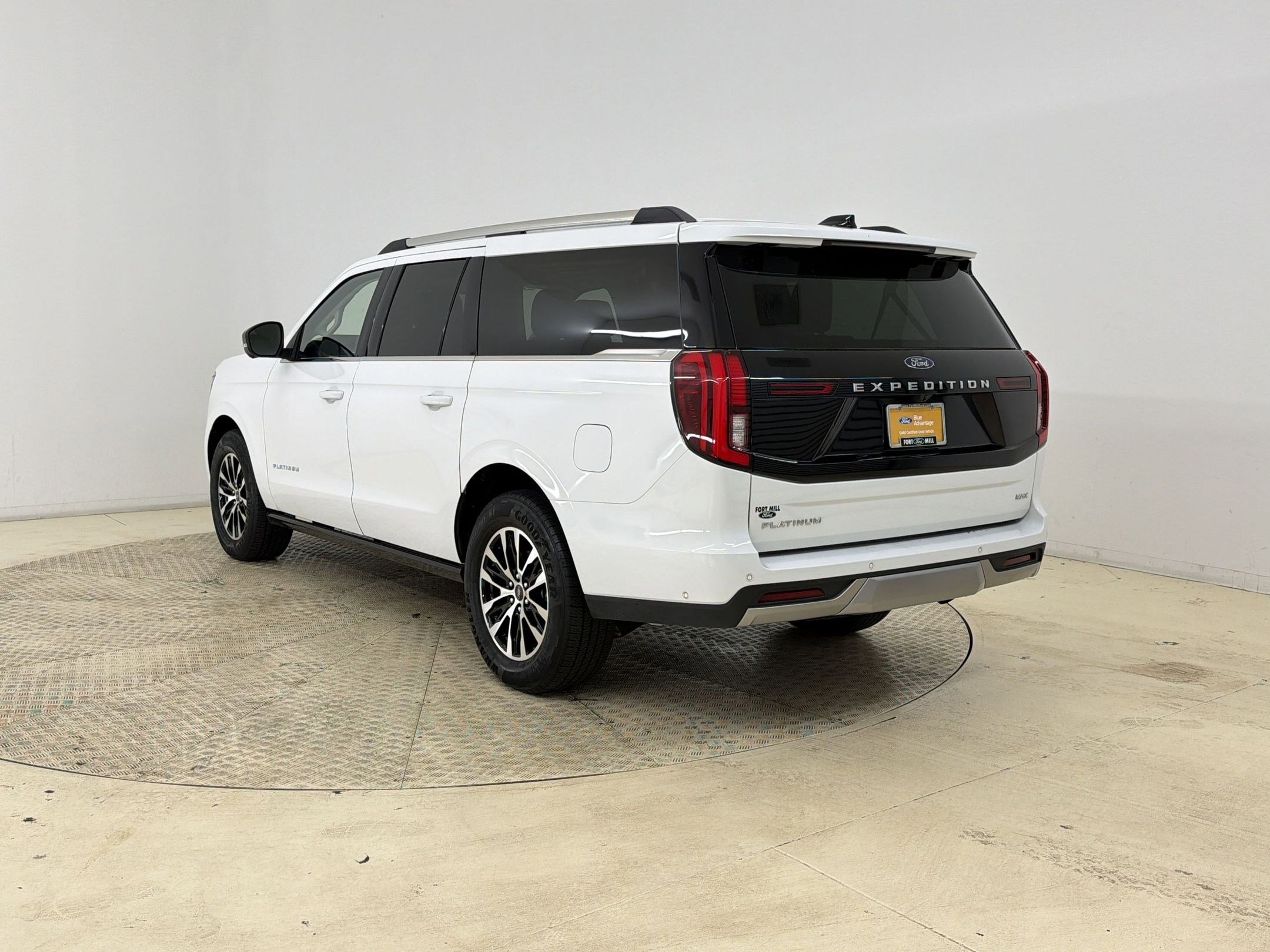 Certified 2025 Ford Expedition Max Platinum AWD/4WD image 3