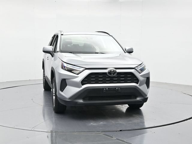 Used 2024 Toyota RAV4 XLE FWD image 4
