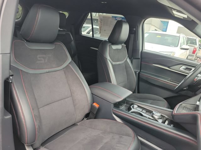 Certified 2025 Ford Explorer ST AWD/4WD image 22
