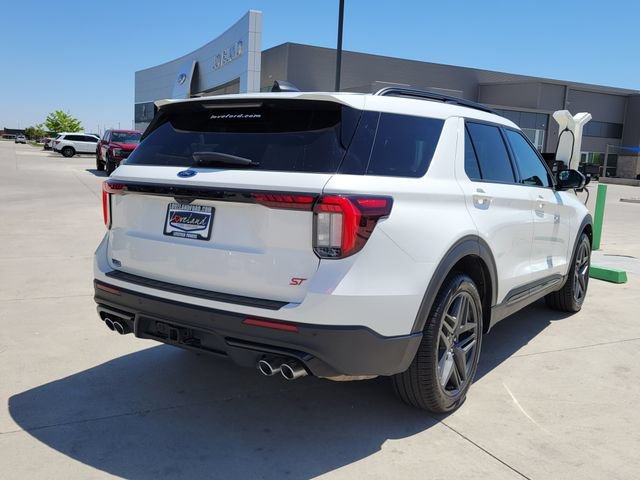 Certified 2025 Ford Explorer ST AWD/4WD image 3