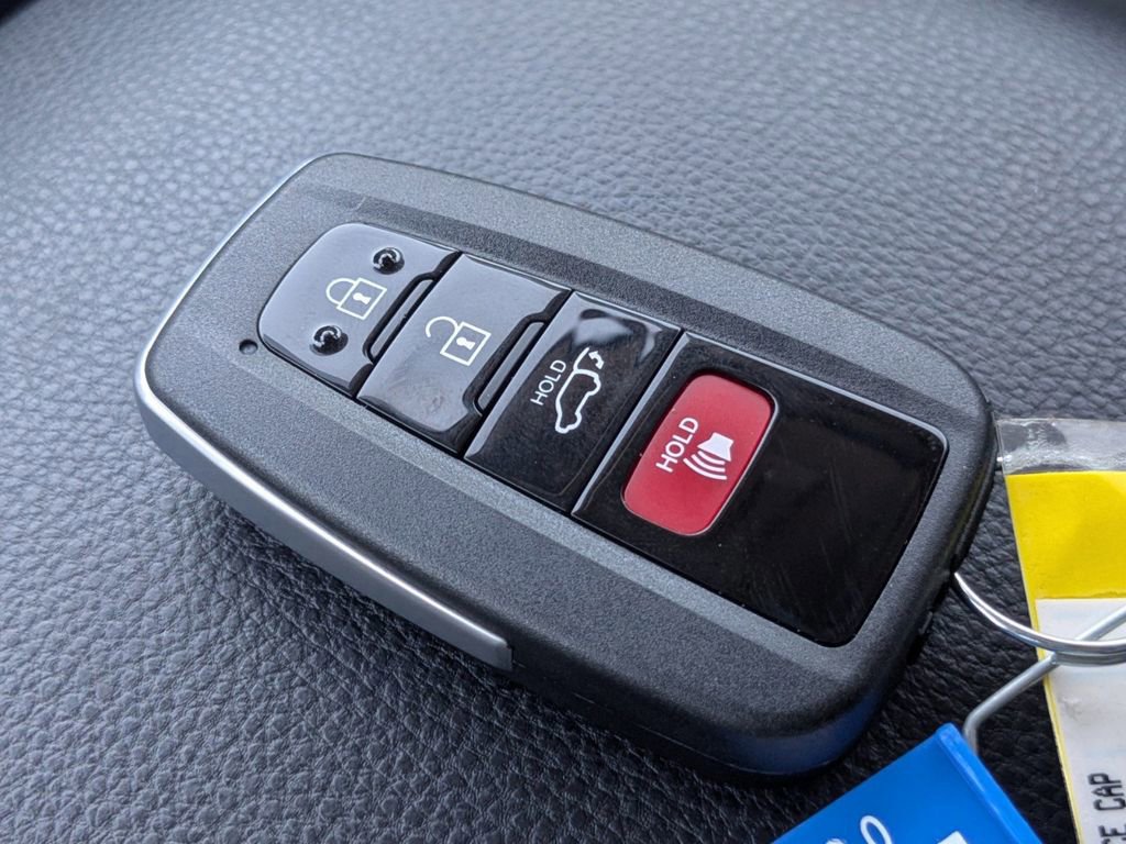 Used 2024 Toyota RAV4 XLE image 30