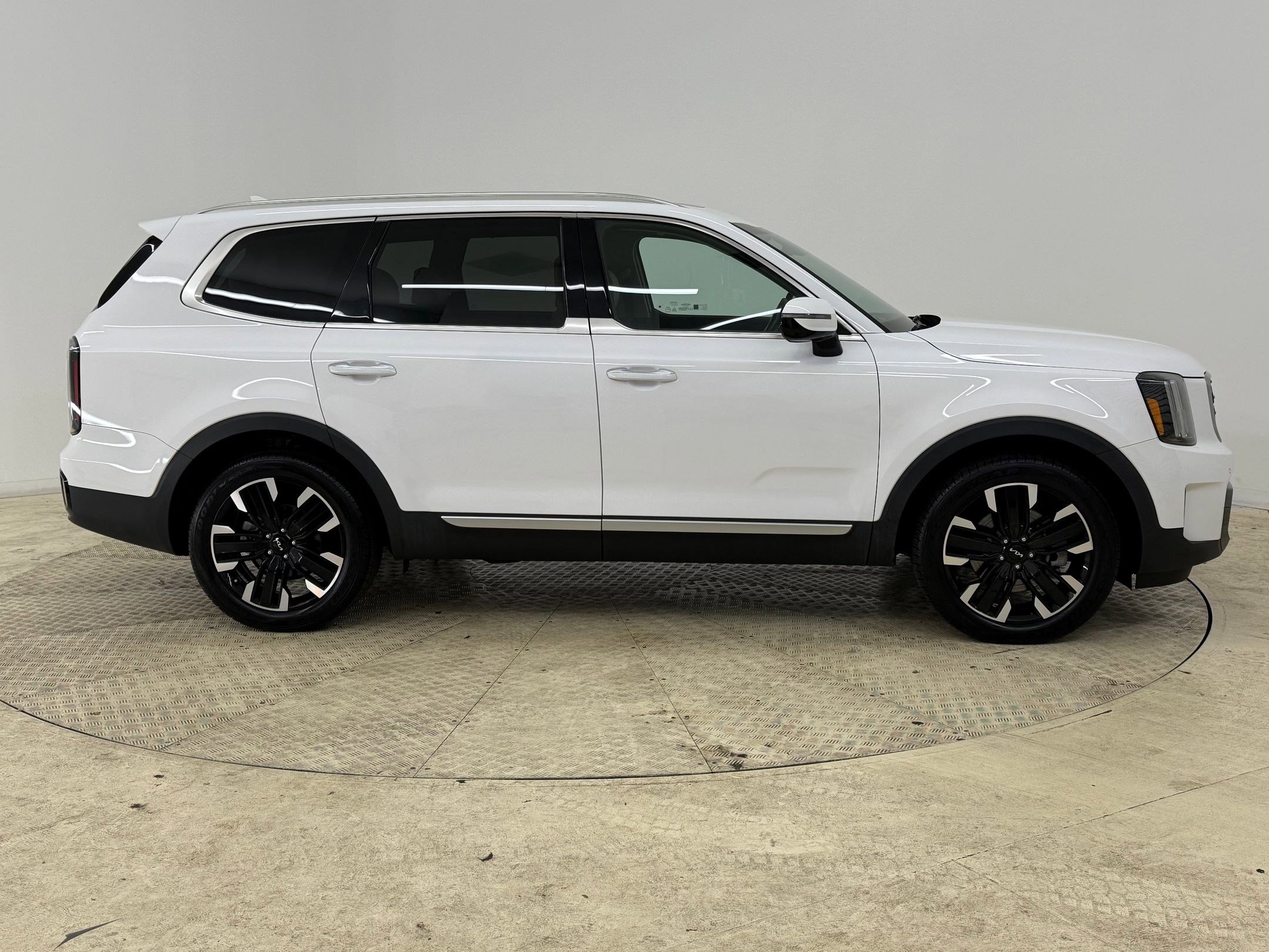 Used 2023 Kia Telluride SX image 7