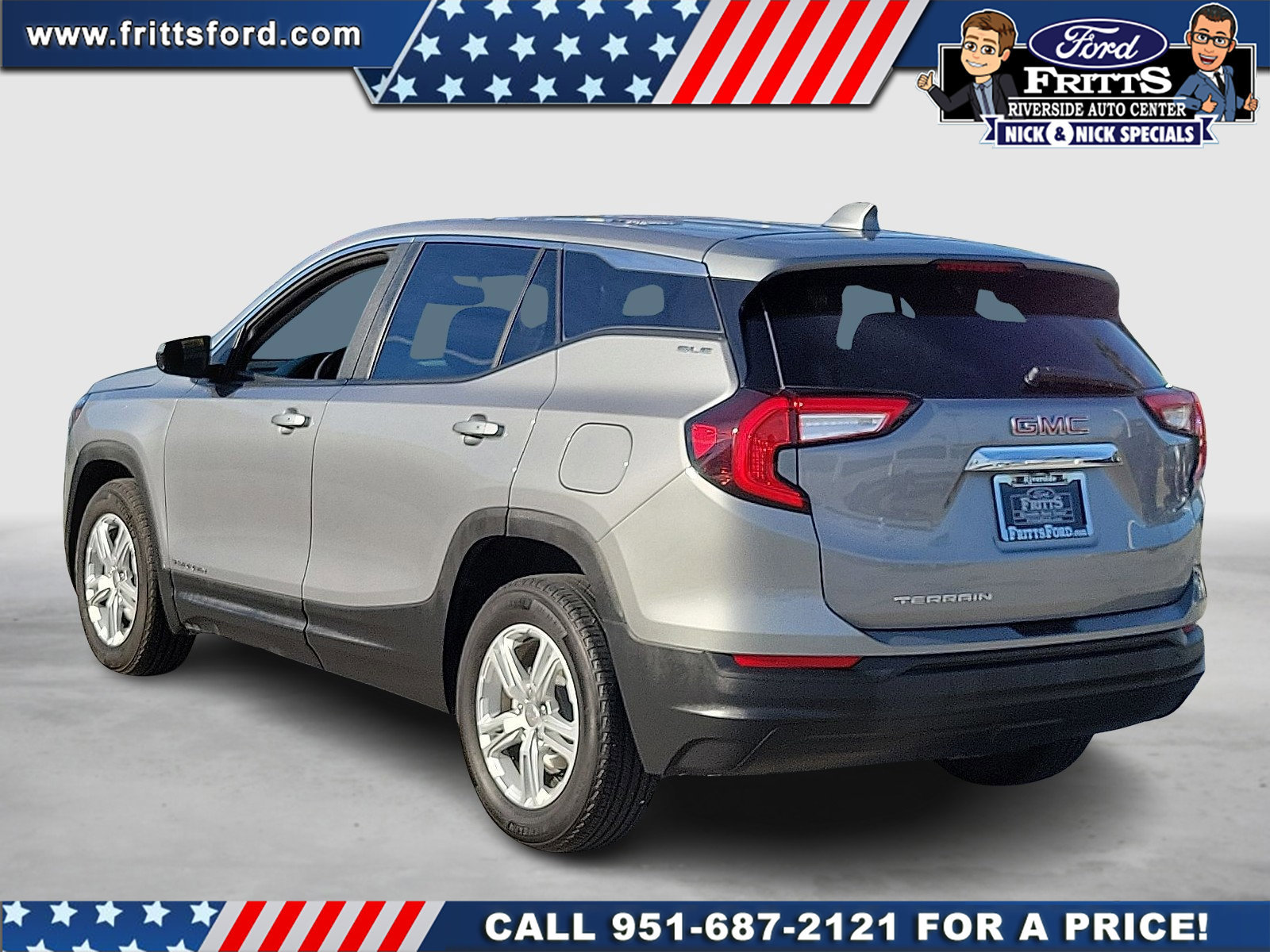 Used 2024 GMC Terrain SLE image 2