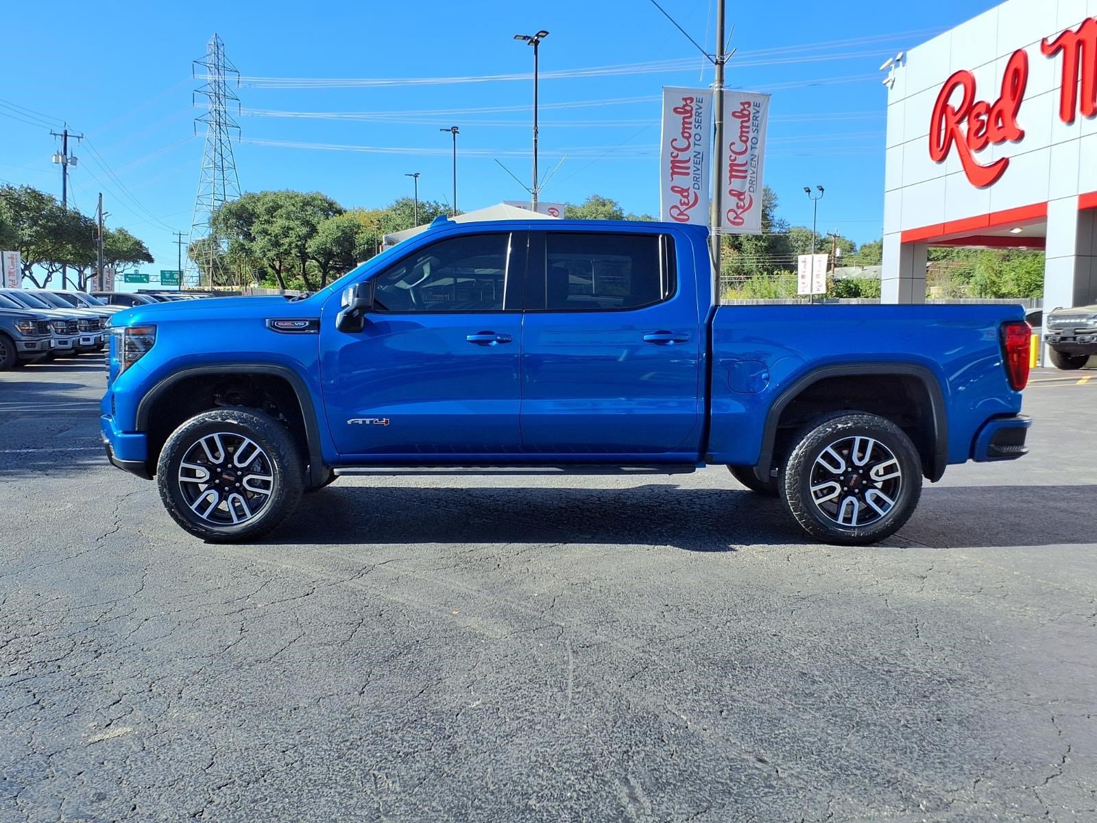 Used 2024 GMC Sierra 1500 AT4 w/ Technology Package AWD/4WD image 9