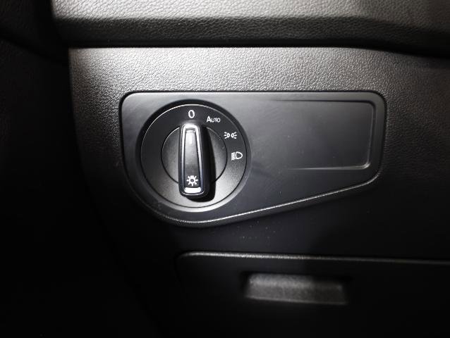 Used 2022 Volkswagen Tiguan SE R-Line image 20