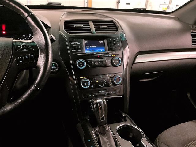 Certified 2018 Ford Explorer XLT AWD/4WD image 6