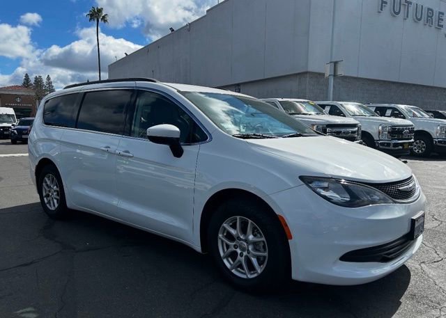 Used 2020 Chrysler Voyager Lxi image 2