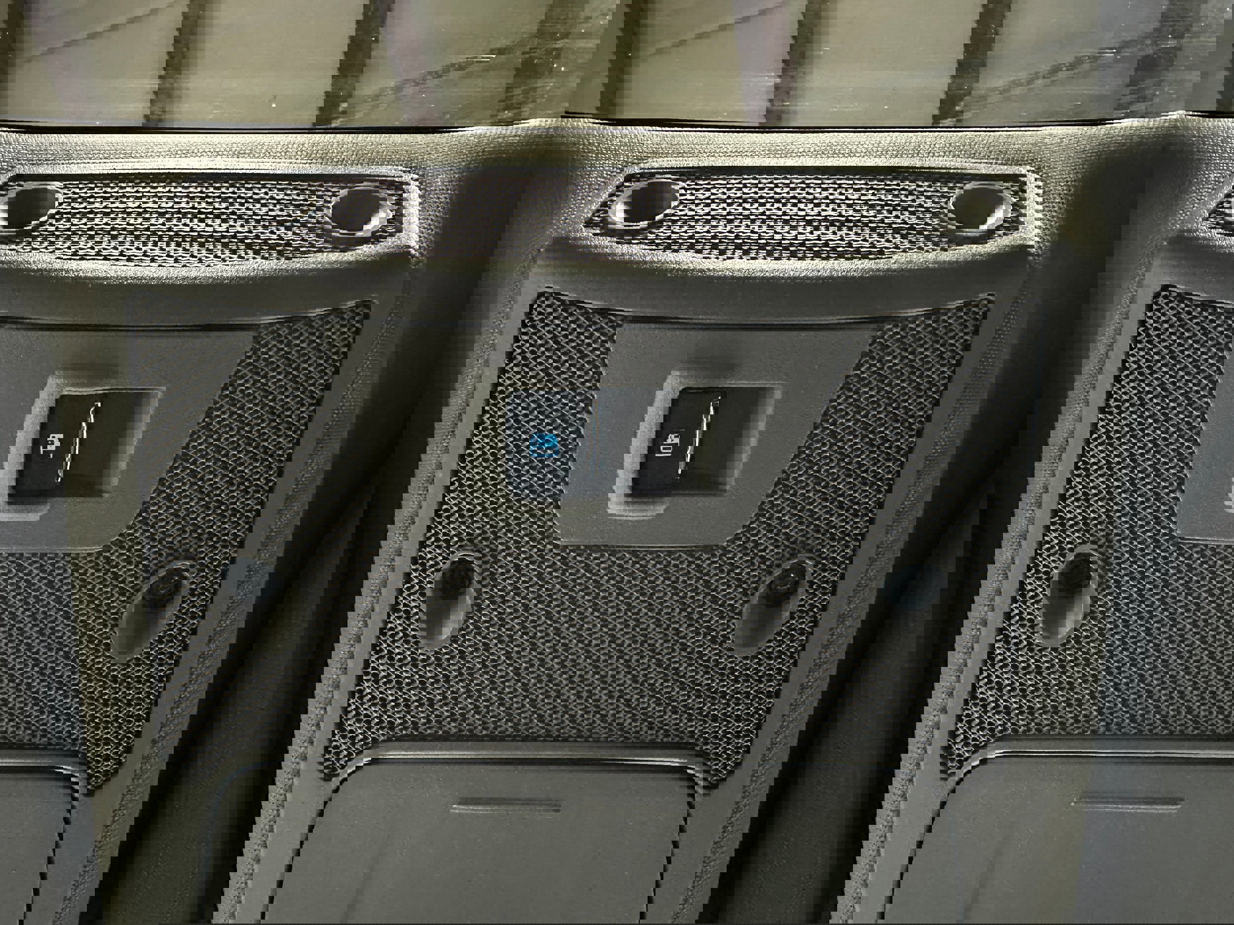 Certified 2020 Ford F150 Lariat w/ Equipment Group 502A Luxury image 35