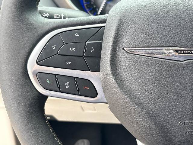 Used 2024 Chrysler Pacifica Touring-L FWD image 19