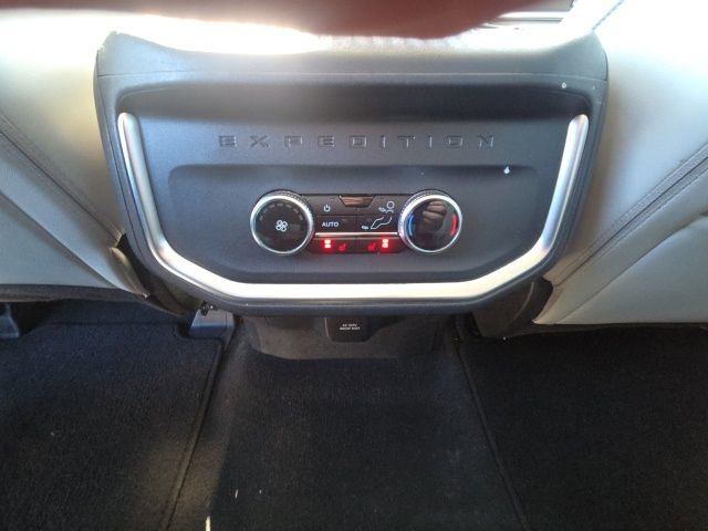 Certified 2025 Ford Expedition Platinum w/ Driver's Package image 21