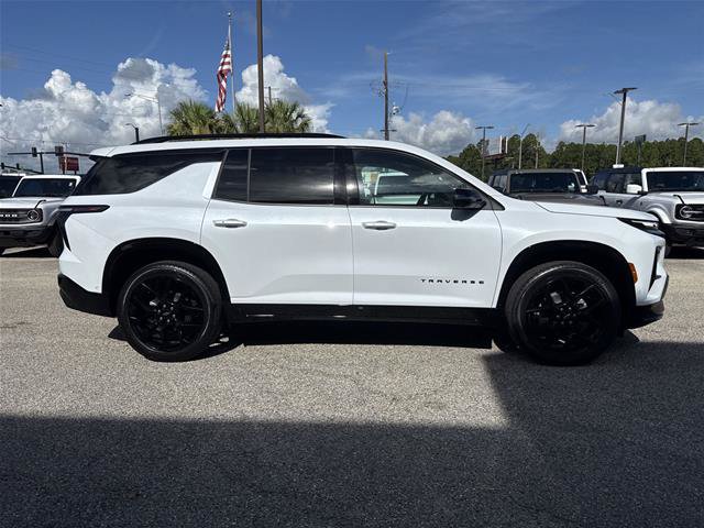 Used 2026 Chevrolet Traverse RS w/ LPO, Floor Liner Package FWD image 15