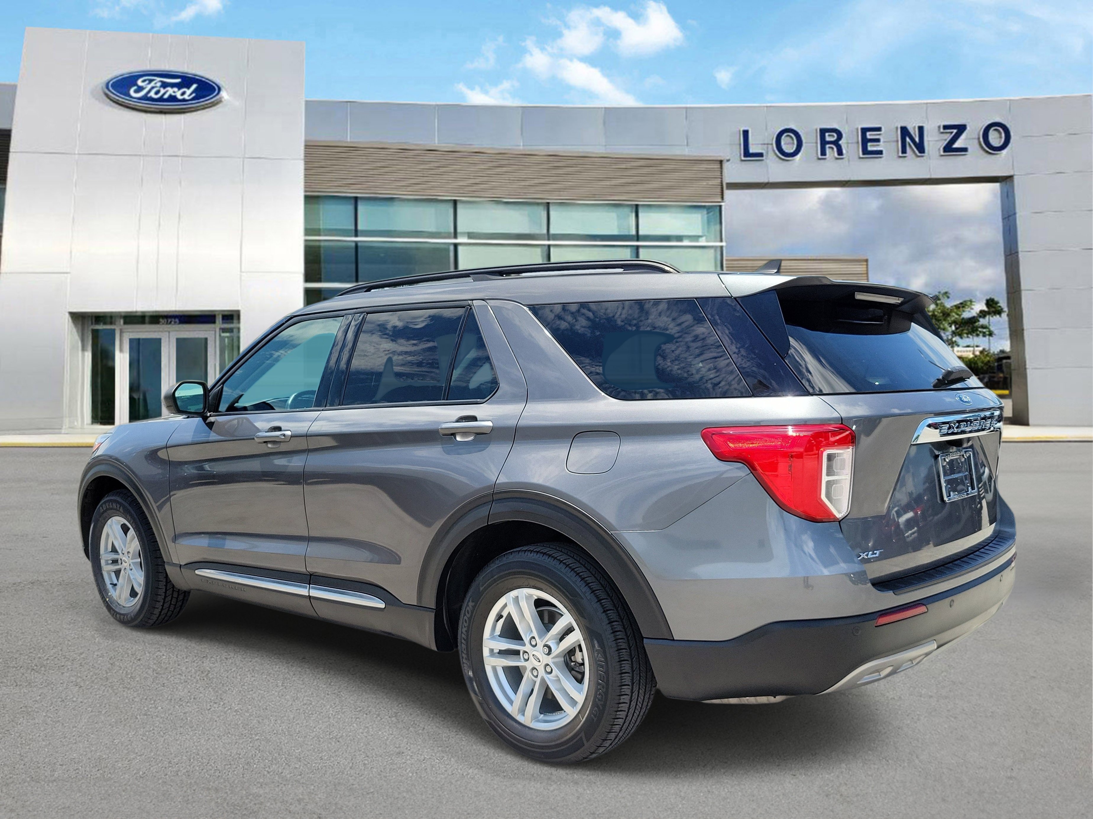 Certified 2023 Ford Explorer XLT w/ Equipment Group 202A RWD image 7