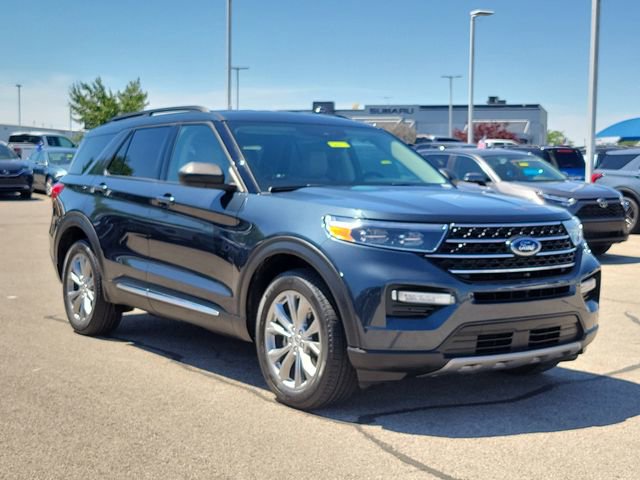 Certified 2022 Ford Explorer XLT w/ Equipment Group 202A AWD/4WD image 7