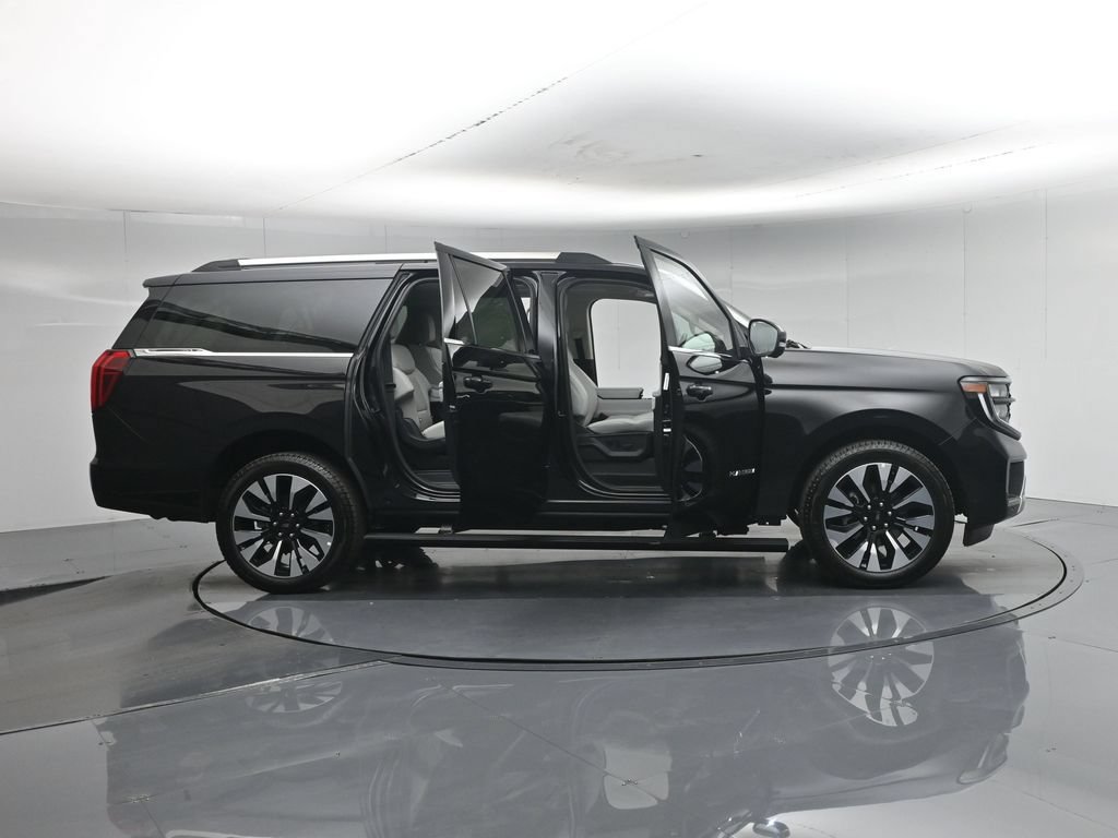 Certified 2025 Ford Expedition Max Platinum w/ Driver's Package AWD/4WD image 5