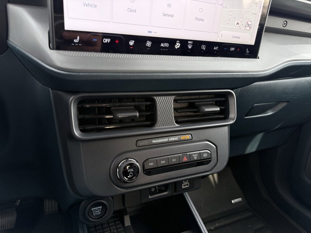 Certified 2025 Ford Maverick Lariat w/ Black Appearance Package image 18