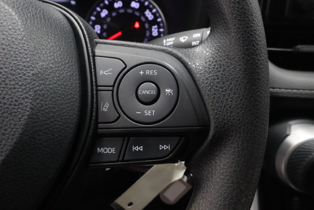 Used 2022 Toyota RAV4 LE AWD/4WD image 20