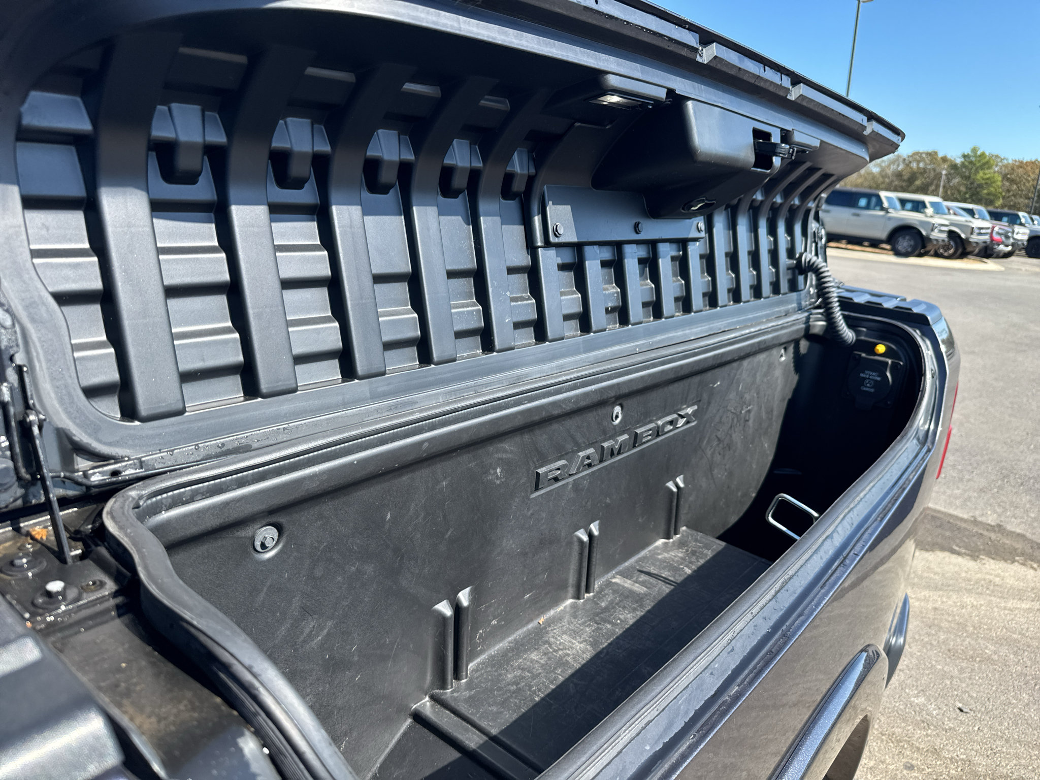 Used 2021 RAM 1500 Limited AWD/4WD image 13