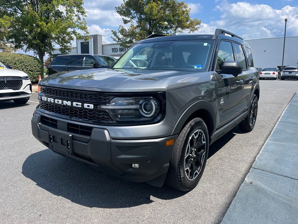 Certified 2025 Ford Bronco Sport Outer Banks w/ Outer Banks Tech Package+ AWD/4WD image 3