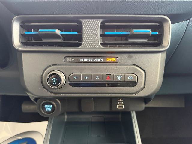 Certified 2025 Ford Maverick XLT w/ XLT Luxury Package FWD image 17