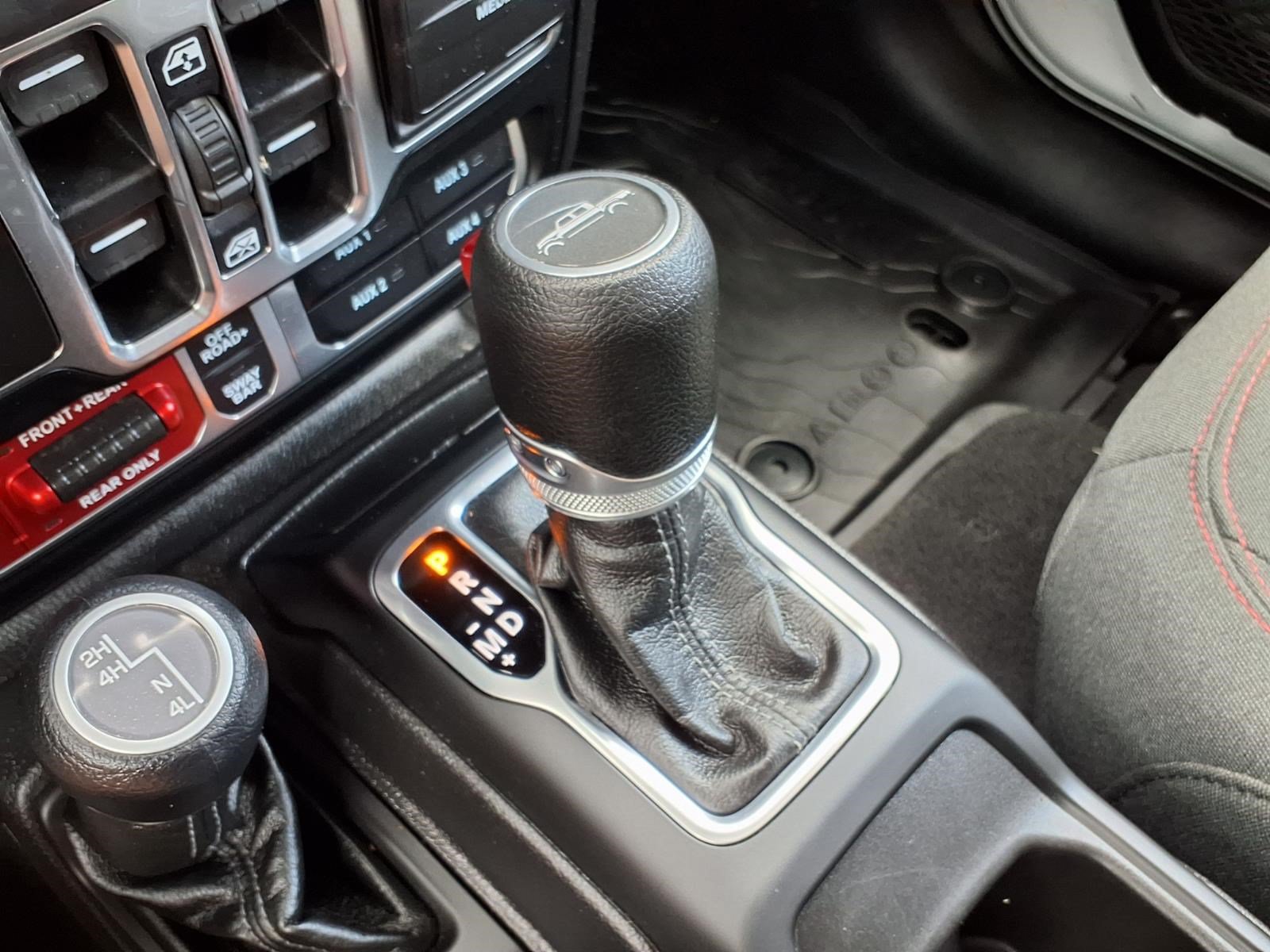Used 2025 Jeep Gladiator Rubicon AWD/4WD image 21