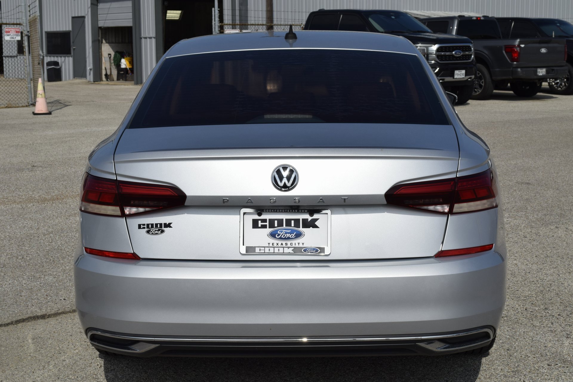 Used 2020 Volkswagen Passat 2.0T SE image 9
