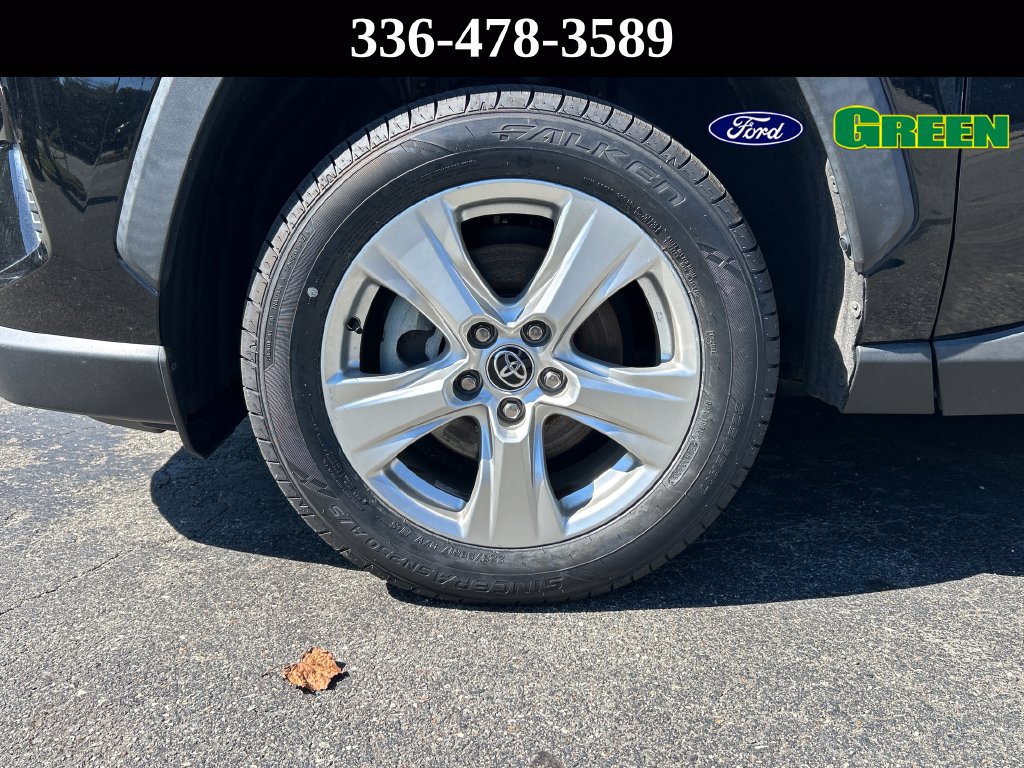 Used 2021 Toyota RAV4 XLE FWD image 28