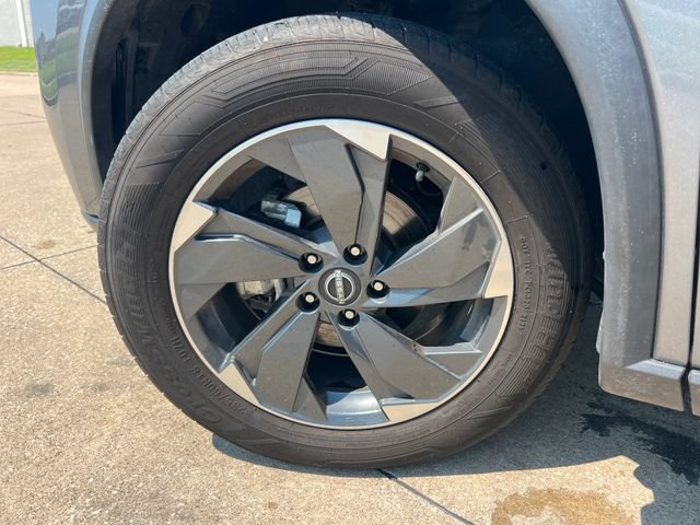 Used 2025 Nissan Rogue SV AWD/4WD image 18