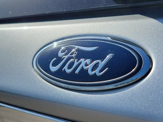 Certified 2023 Ford Explorer XLT w/ Equipment Group 202A RWD image 8