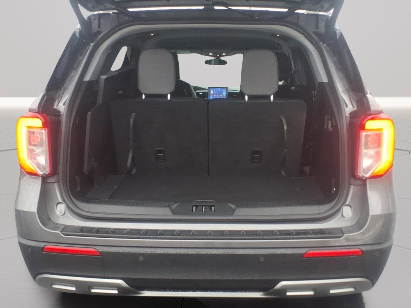 Certified 2023 Ford Explorer XLT w/ Equipment Group 202A image 7