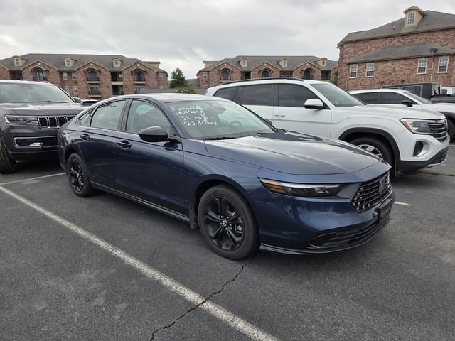 Used 2025 Honda Accord SE image 2