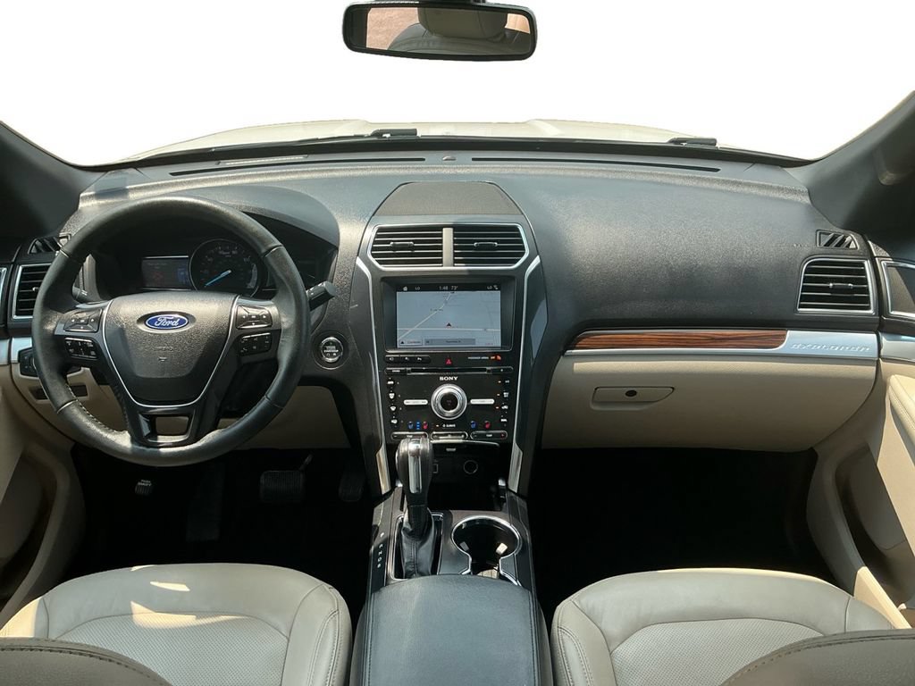 Certified 2018 Ford Explorer Limited w/ Equipment Group 301A FWD image 17