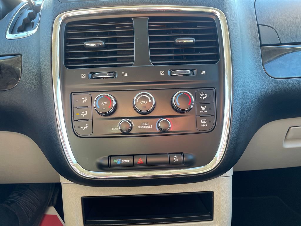 Used 2019 Dodge Grand Caravan SE image 11
