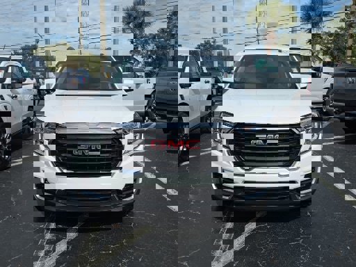 Used 2022 GMC Terrain SLE w/ Driver Convenience Package image 9