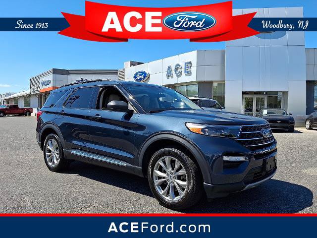 Certified 2023 Ford Explorer XLT w/ Equipment Group 202A AWD/4WD image 1