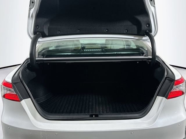 Used 2018 Toyota Camry L image 26