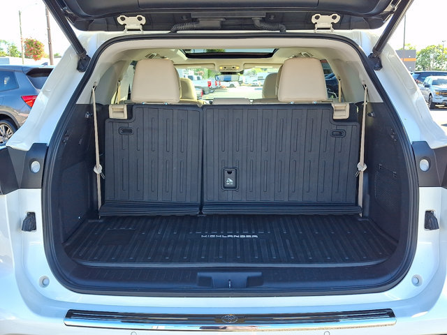 Used 2020 Toyota Highlander Platinum AWD/4WD image 30