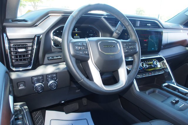 Used 2024 GMC Sierra 2500 Denali w/ Technology Package AWD/4WD image 17