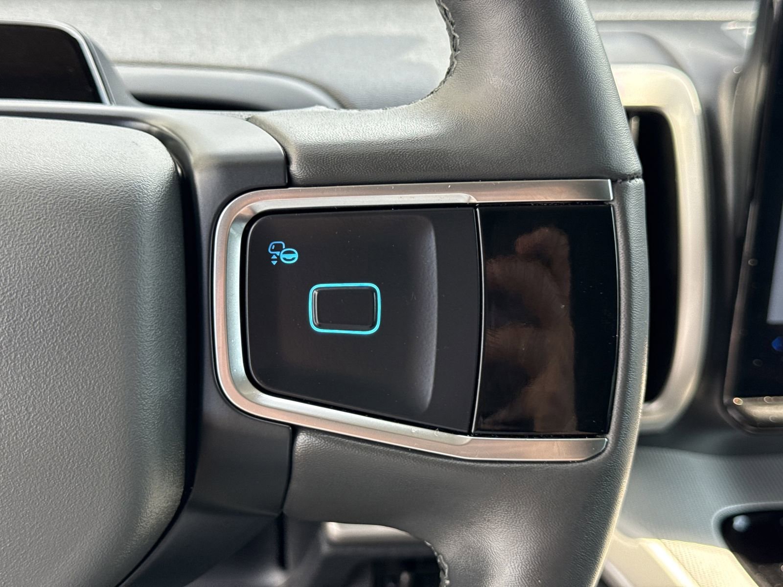 Certified 2025 Ford Expedition Active AWD/4WD image 29