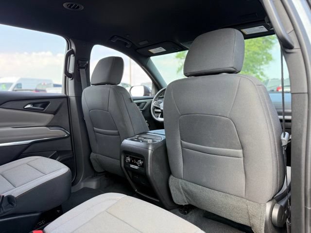 Used 2025 Chevrolet Traverse LT AWD/4WD image 18