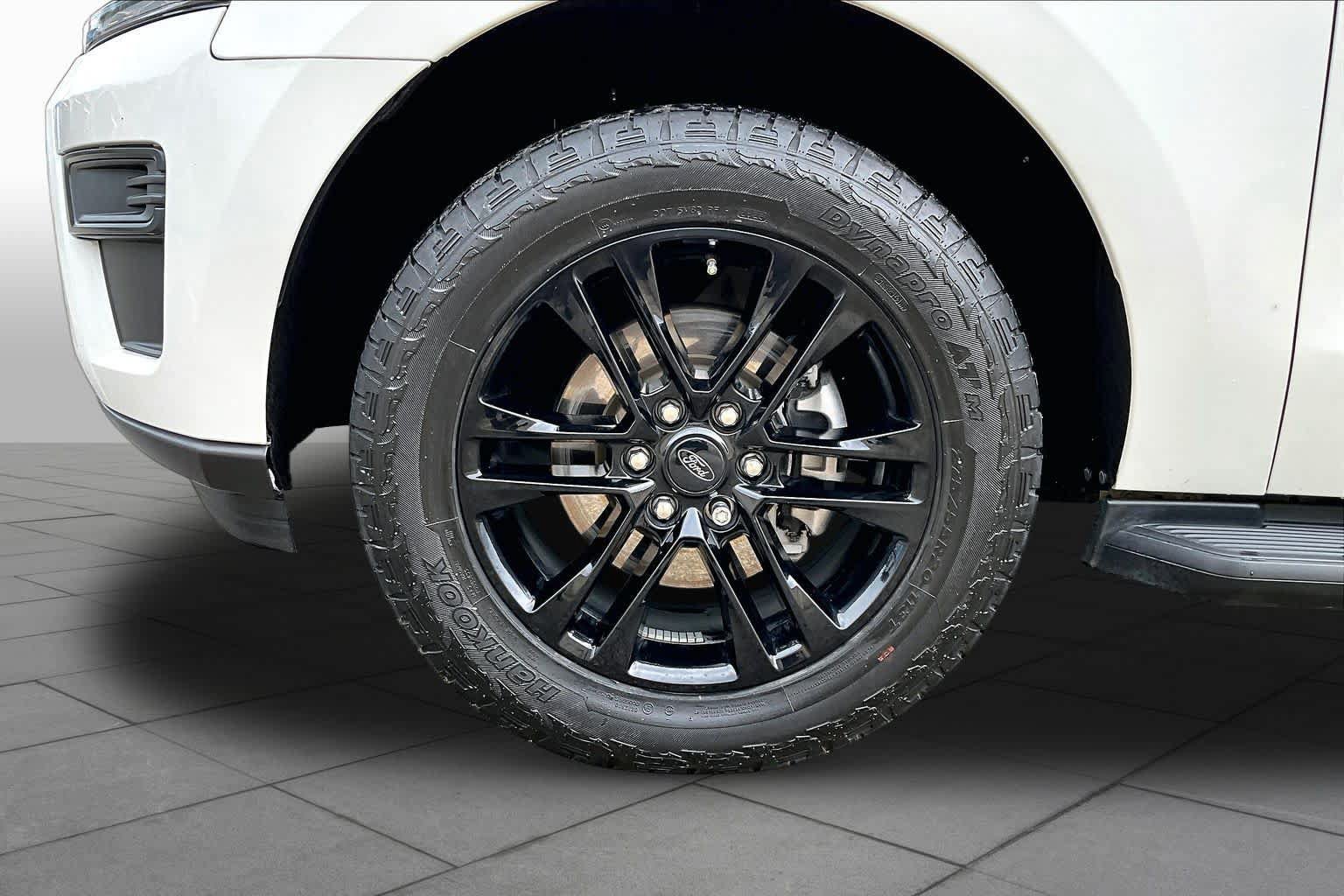 Certified 2024 Ford Expedition XLT RWD image 11