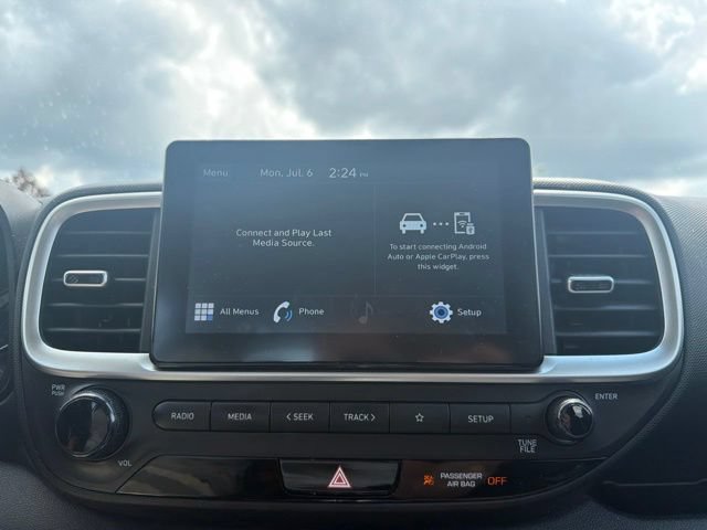 Used 2021 Hyundai Venue SE FWD image 19