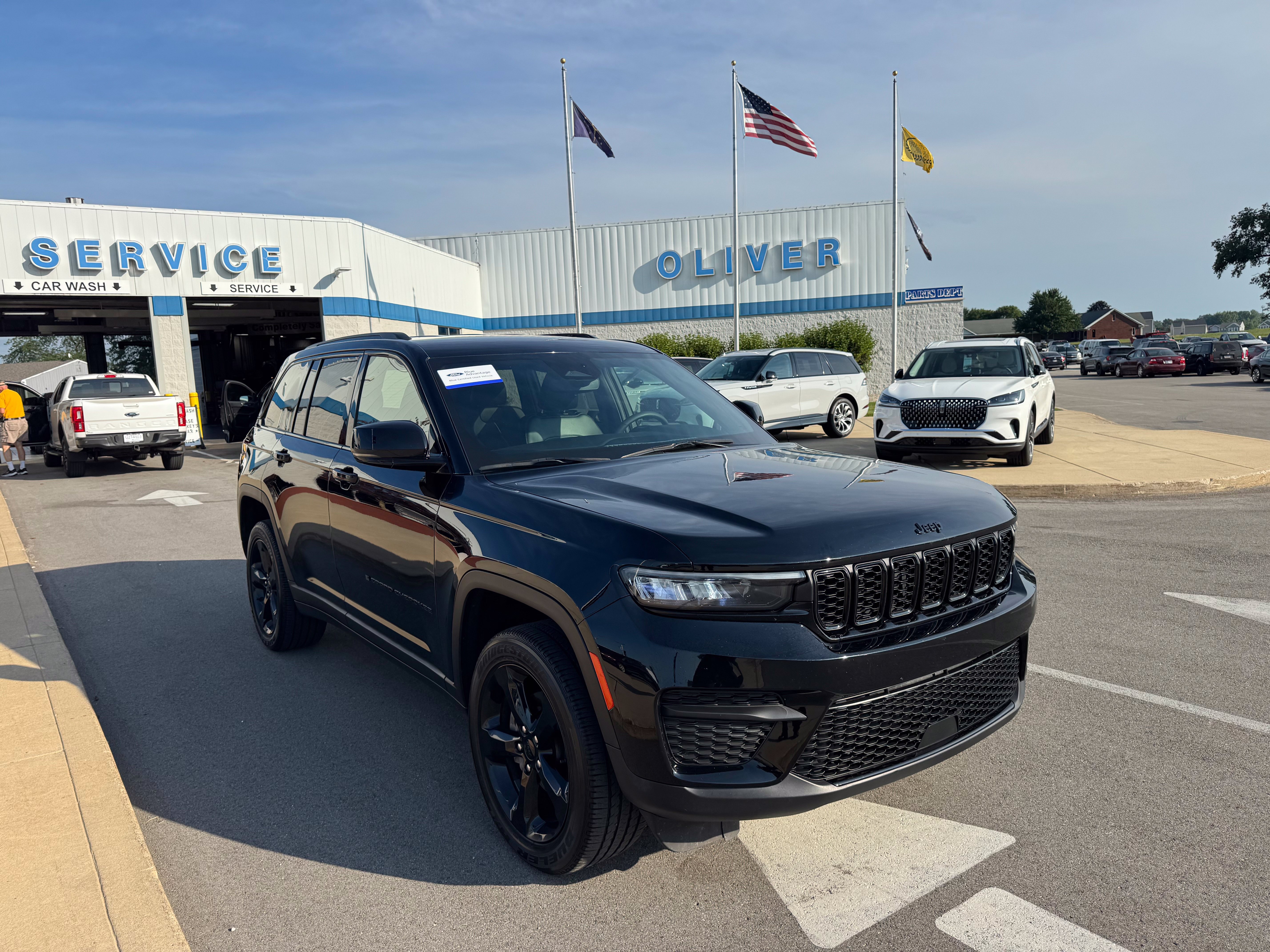Used 2024 Jeep Grand Cherokee Altitude AWD/4WD image 1